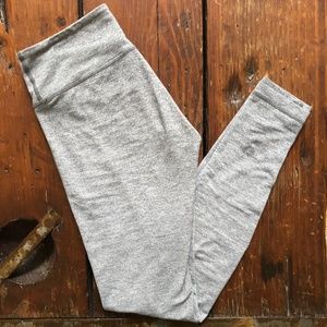 Lululemon Wunder Under Leggings size 6